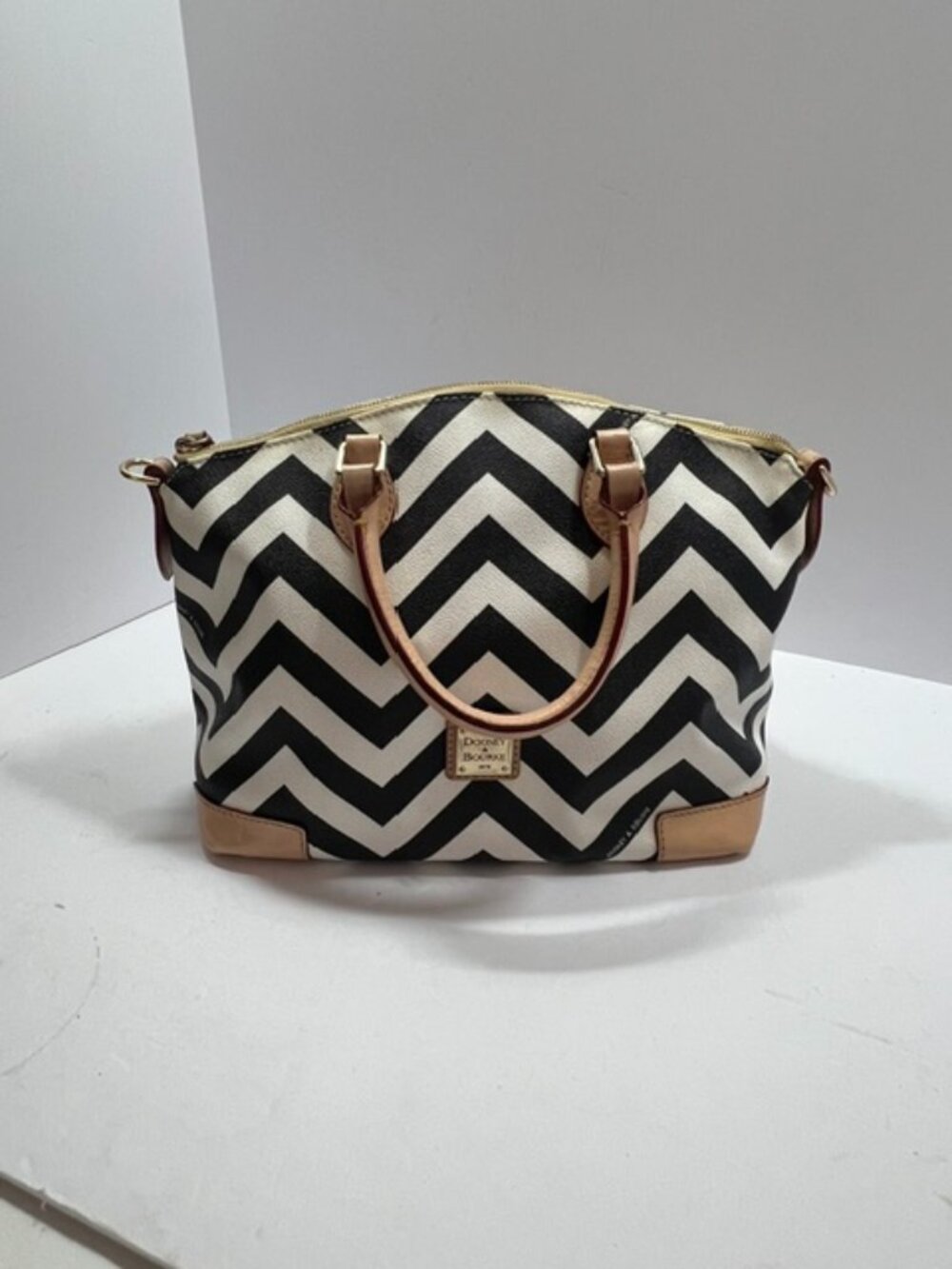 Dooney & Bourke Black & White Chevron Geena Satchel Shoulder Bag EUC